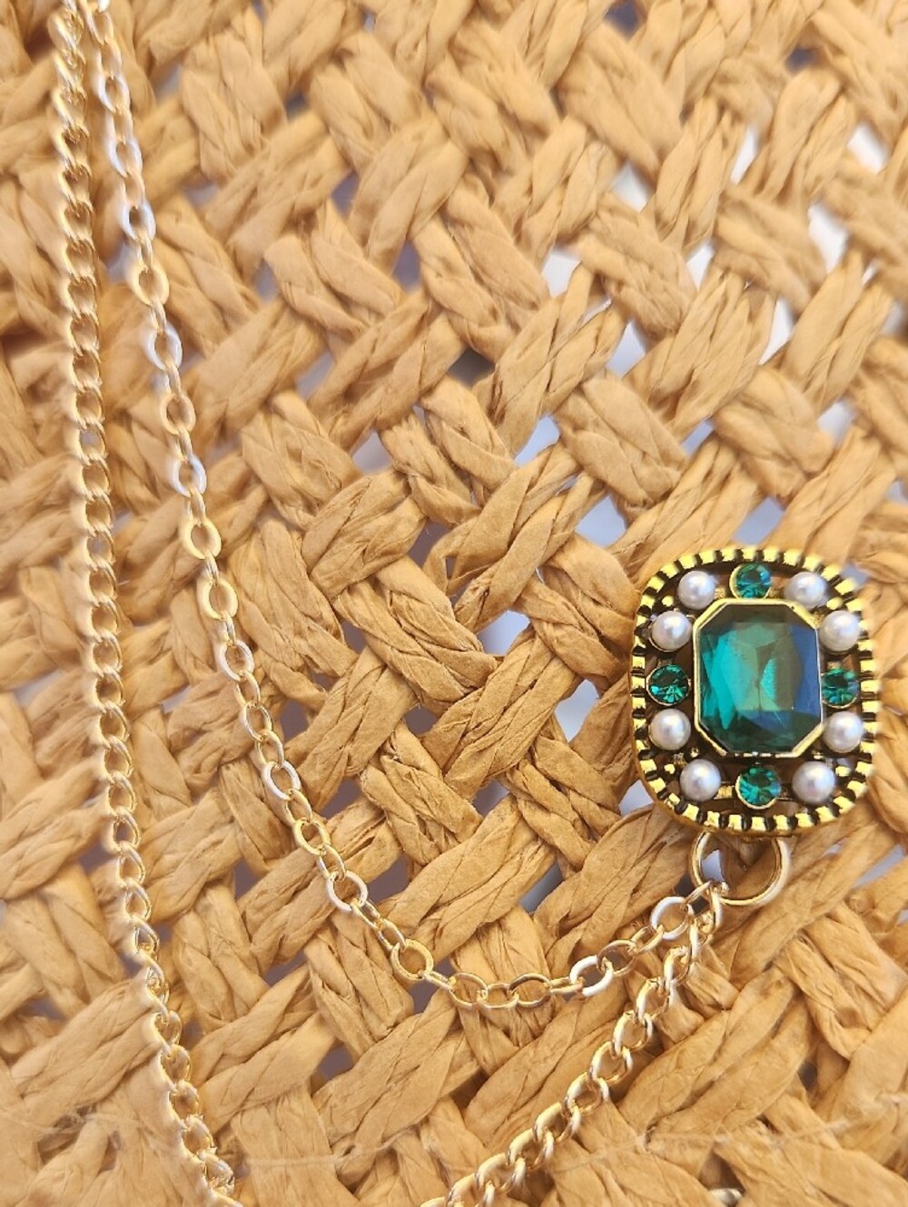 New Gold-Tone Bee and Emerald Chain Brooch - Women Jewelry - Picture 3 of 5